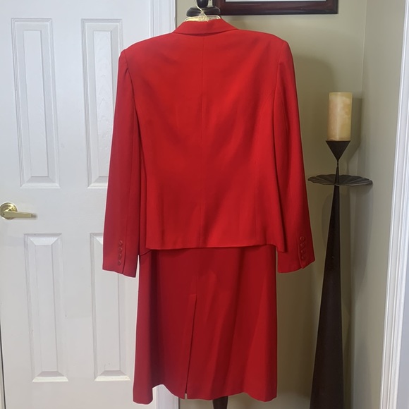 EUC Amanda Smith Red 2 Pc Long Skirt Suit, 16 - Picture 2 of 9
